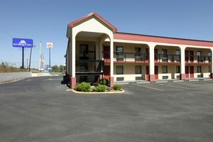Hotel AMERICAS BEST VALUE INN AND SUITES MACON