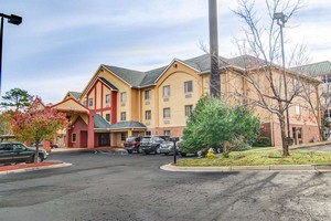 Hotel COMFORT INN & SUITES NORTH