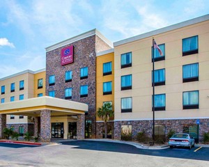 Hotel COMFORT SUITES BYRON