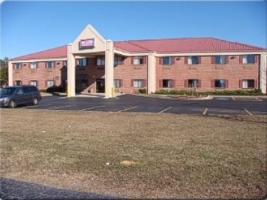 Hotel LAMAR INN AND SUITES