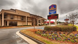 Hotel BEST WESTERN COLONIAL INN