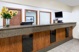 Hotel DAYS INN & SUITES DES MOINES AIRPORT