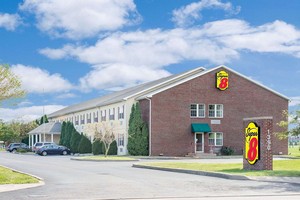 Hotel SUPER 8 MAUMEE PERRYSBURG TOLEDO AREA