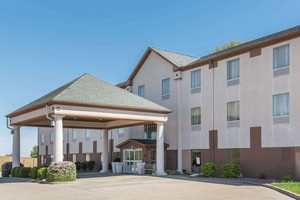 Hotel BAYMONT INN & SUITES HIGHLAND