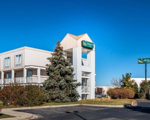 Hotel QUALITY INN HOLLAND