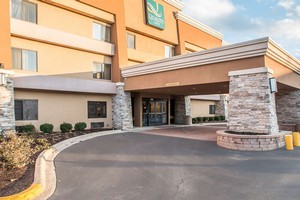 Hotel QUALITY INN HOFFMAN ESTATES