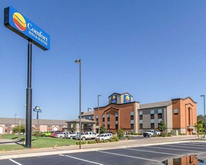 Hotel COMFORT INN & SUITES