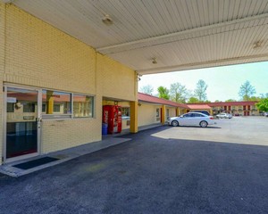 Hotel ECONO LODGE  INN & SUITES