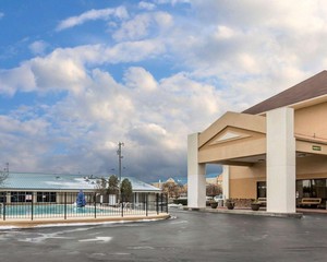 Hotel QUALITY INN OPRYLAND AREA