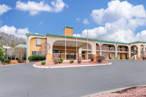 Hotel QUALITY INN RUSSELLVILLE