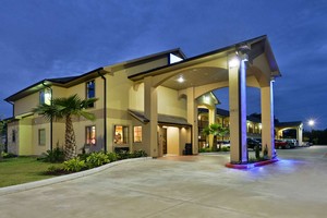 Hotel AMERICAS BEST VALUE INN AND SUITES LAKE CHARLES I210 EXIT 11