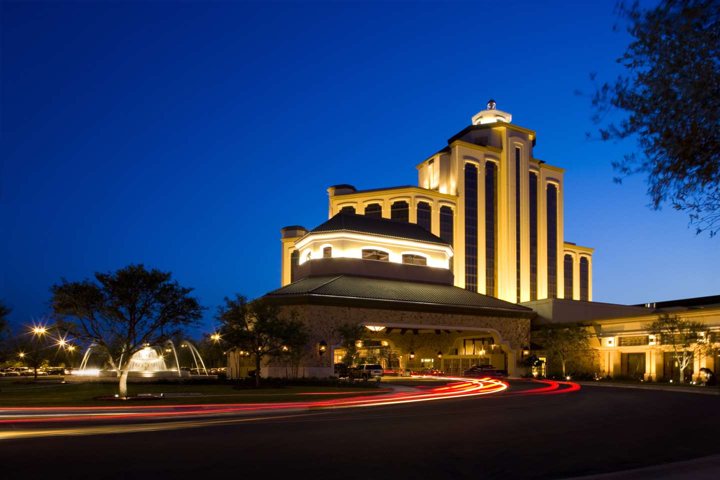 Hotel L AUBERGE CASINO RESORT