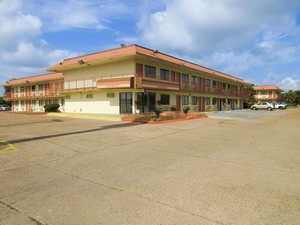 Hotel RODEWAY INN & SUITES LAKE CHARLES