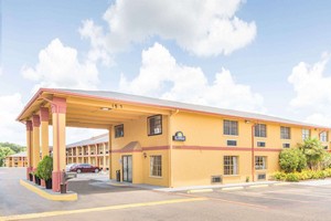 Hotel DAYS INN & SUITES MARSHALL