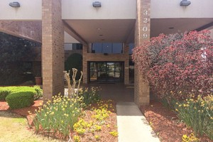 Hotel CLARION INN AND SUITES CENTRAL I-44