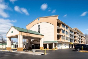 Hotel QUALITY INN & SUITES