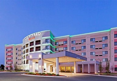 Hotel COURTYARD TULSA WOODLAND HILLS