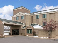 Hotel BAYMONT INN & SUITES FLAT ROCK