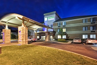 Hotel HOLIDAY INN EXPRESS ROMULUS / DETROIT AIRPORT