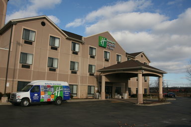 Hotel HOLIDAY INN EXPRESS & SUITES BELLEVILLE (AIRPORT AREA)