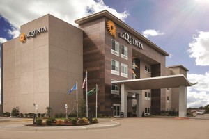 Hotel LA QUINTA INN & SUITES OWASSO