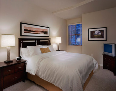 Hotel OAKWOOD AT POINTE 400