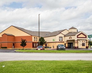 Hotel QUALITY SUITES I-44