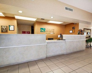 Hotel QUALITY INN &  SUITES