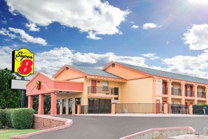Hotel SUPER 8 TULSA/ARPT/ST FAIRGROUNDS