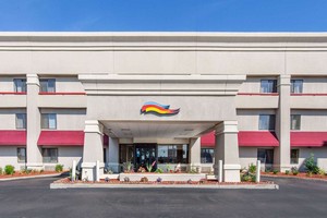 Hotel BAYMONT INN & SUITES DETROIT/ROSEVILLE
