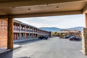Hotel ECONO LODGE INN & SUITES