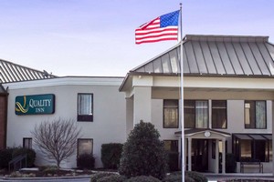 Hotel QUALITY INN & SUITES