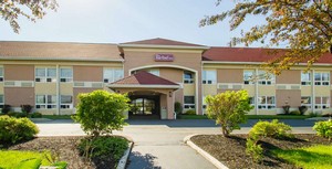 Hotel RED ROOF BATAVIA