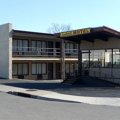 Hotel CAPRI LYNBROOK MOTOR INN