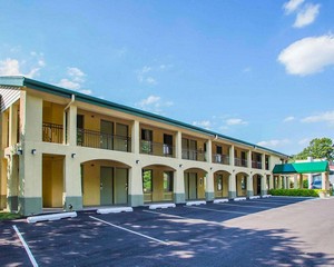 Hotel QUALITY INN MEDIA