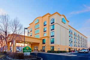 Hotel LA QUINTA INN & SUITES GARDEN CITY