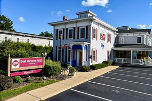 Hotel BEST WESTERN PLUS LAWNFIELD INN & SUITES