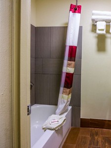 Hotel RED ROOF INN & SUITES PIQUA