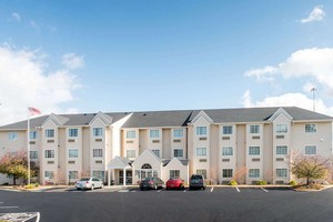 Hotel MICROTEL INN & SUITES BY WYNDHAM NORTH CANTON