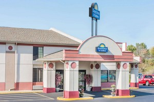 Hotel DAYS INN & SUITES YOUNGSTOWN / GIRARD OHIO