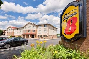 Hotel SUPER 8 BY WYNDHAM AKRON S/GREEN/UNIONTOWN OH