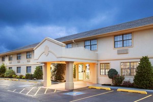 Hotel SUPER 8  SULPHUR