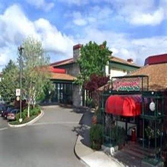 Hotel ROGUE REGENCY INN AND SUITES