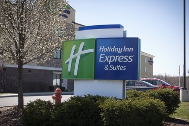 Hotel HOLIDAY INN EXPRESS & SUITES YOUNGSTOWN WEST - AUSTINTOWN 