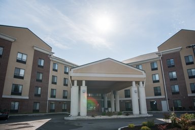 Hotel HOLIDAY INN EXPRESS & SUITES NORTH EAST (ERIE I-90 EXIT 41)