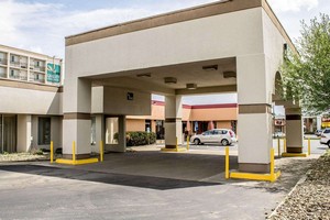 Hotel QUALITY INN & SUITES NORTH