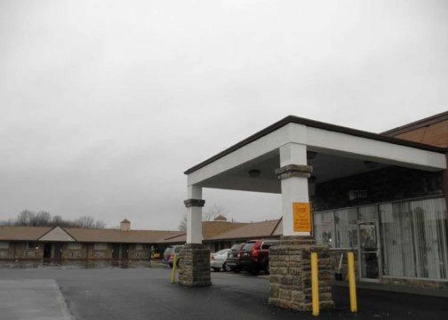 Hotel RODEWAY INN YOUNGSTOWN