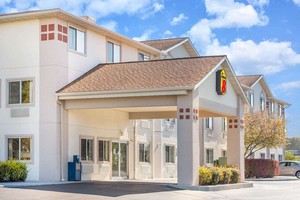 Hotel SUPER 8 WEST MIDDLESEX/SHARON AREA