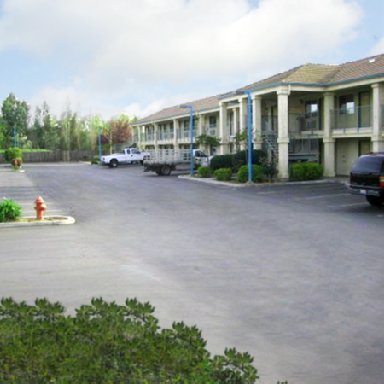 Hotel EDGEWATER INN REEDLEY
