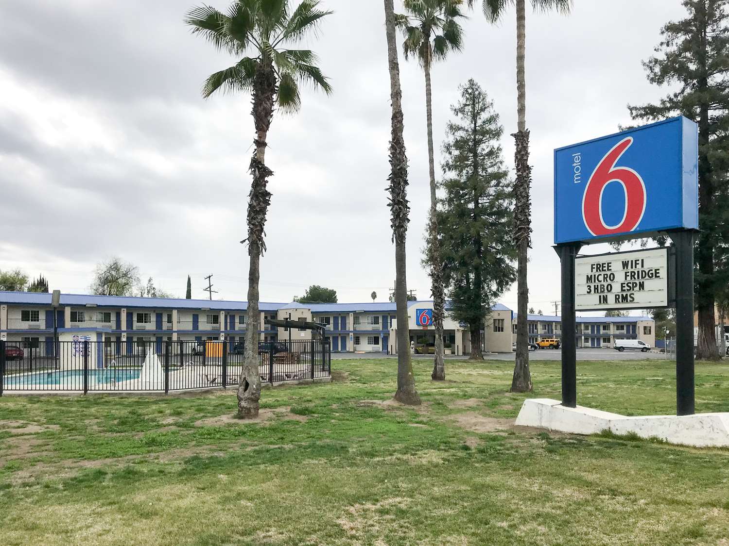 Hotel MOTEL 6 VISALIA CA